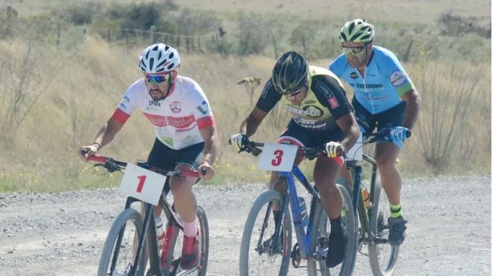 Reto Viedma-La Lobería: triunfos de Payalef y López en la prueba de rural bike