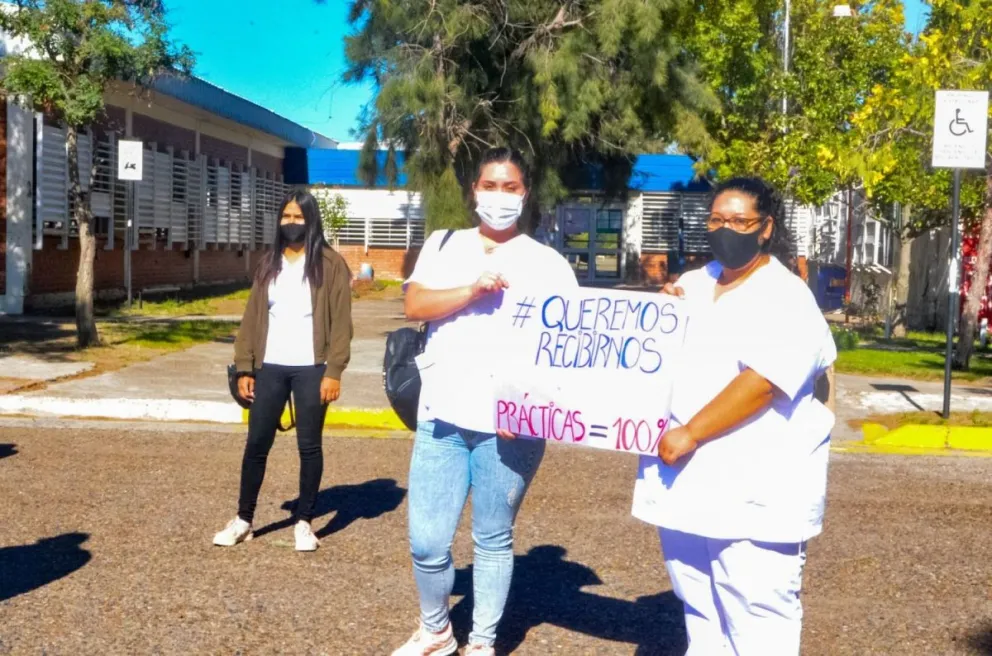 Estudiantes de Enfermería saldrán a las calles para reclamar sus egresos