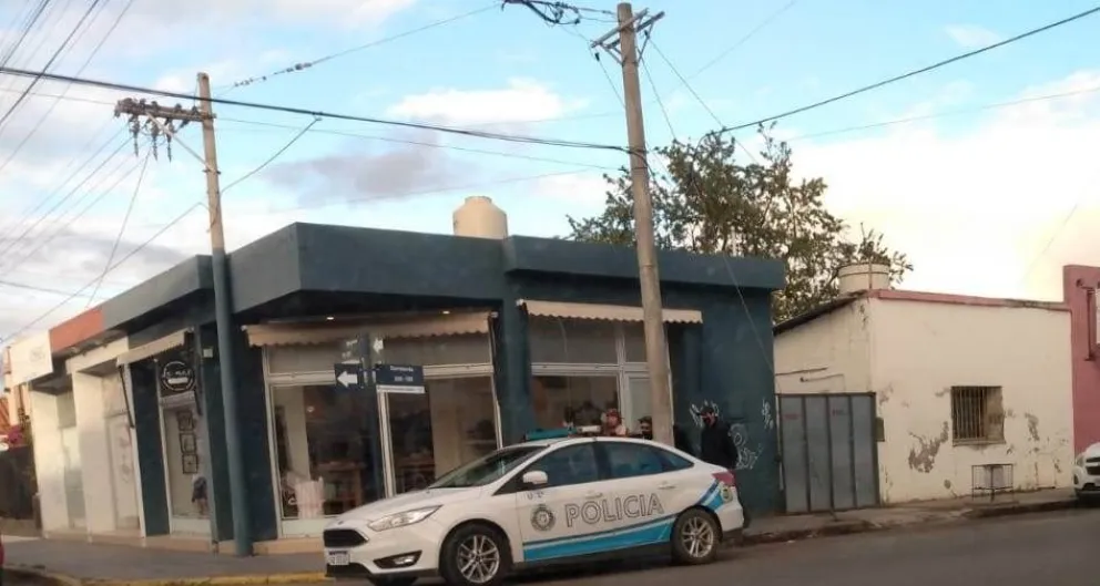 En gran despliegue policial detienen a un joven que tanteaba puertas de autos