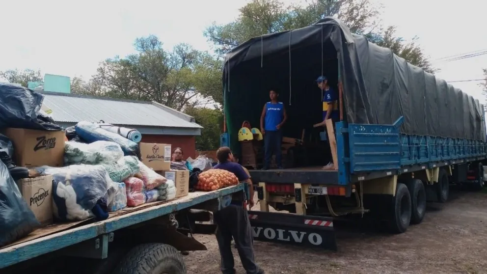 Vecinos juntaron donaciones para los afectados en la comarca andina