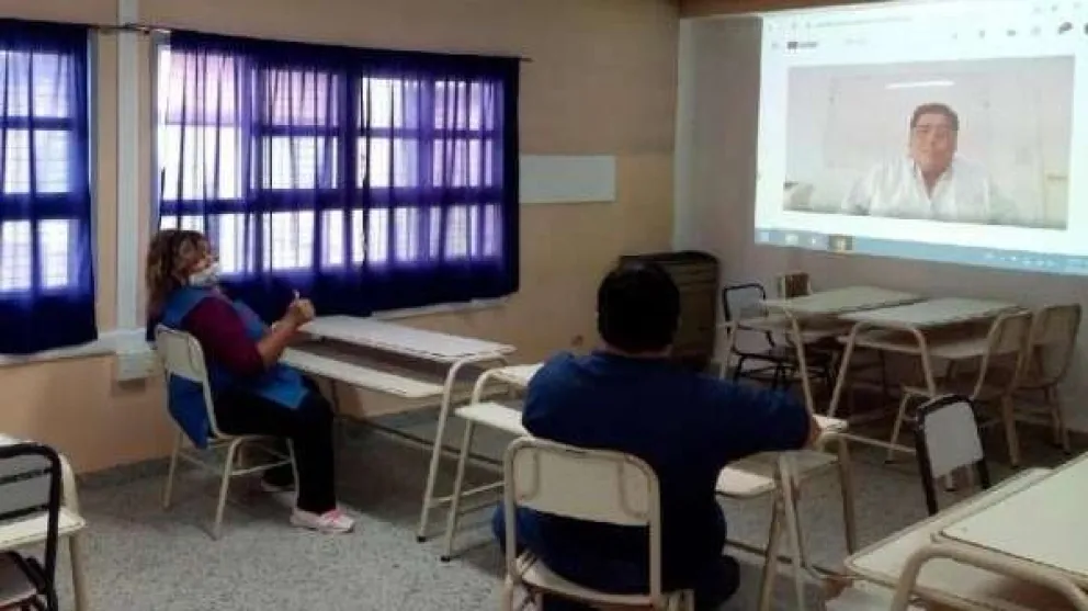 Buscan que los porteros trabajen mejor, sin problemas para su salud