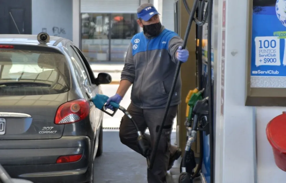 Docentes de la Comarca pueden cargar combustible con 15 por ciento de descuento