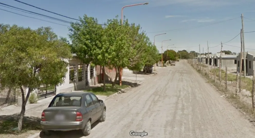 Un vecino se metió adentro de su patio, le pegó a su perro y luego lo golpeó a él