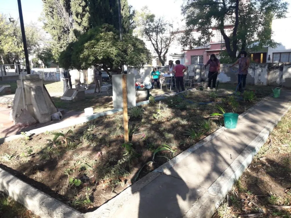 En el Centro Cultural II también plantaron memoria, a 45 años del golpe militar