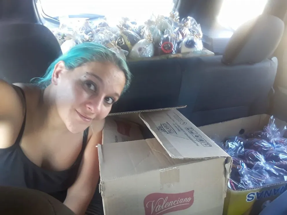 Una vecina hizo 250 huevos de Pascua en un día y quiere llegar a más de 2 mil