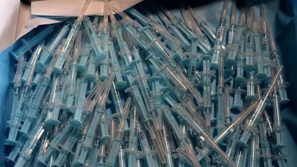 Hallan escondidas en Italia 29 millones de dosis de la vacuna AstraZeneca