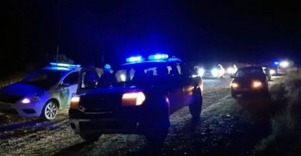 Hicieron una fiesta no autorizada con más de 100 personas en una chacra
