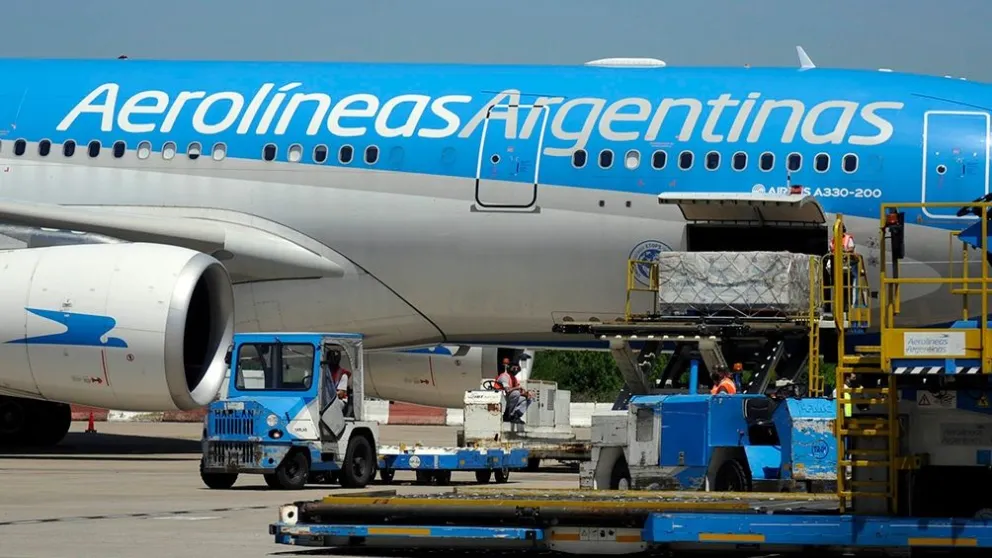 Esta tarde llega el décimo vuelo de Aerolíneas Argentinas con más Sputnik-V