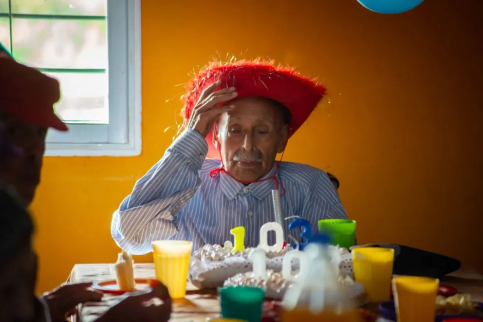Un abuelo de Viedma cumplió 103 años luego de superar al covid