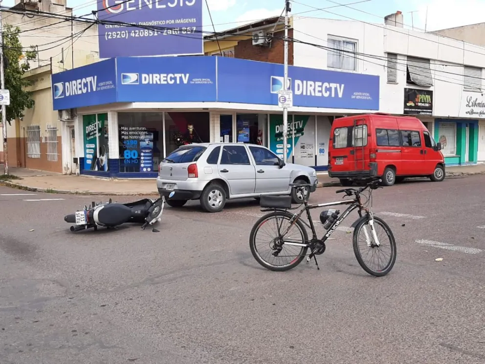 Motociclista salió ilesa de un choque gracias al casco