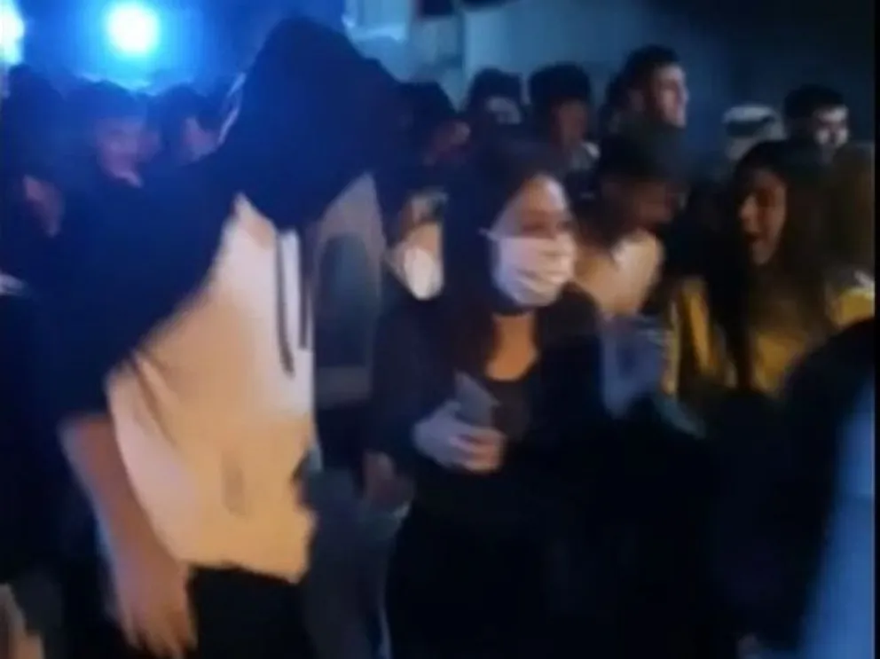 Ya actúa una fiscal contra los organizadores de una  fiesta clandestina