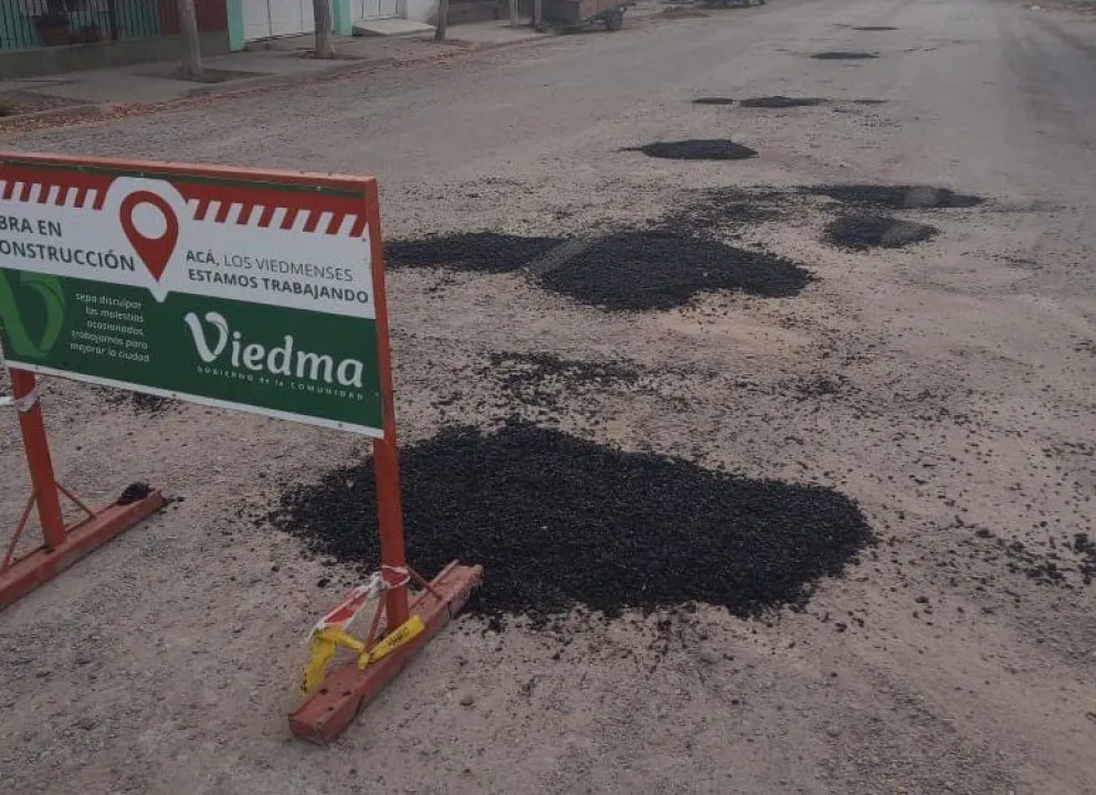 Tapan cráteres ubicados en las 1016 Viviendas