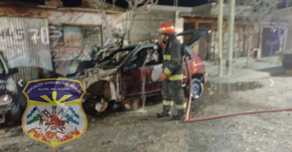 Incendiaron el auto del vecino que fue irónico con la intendenta de Allen