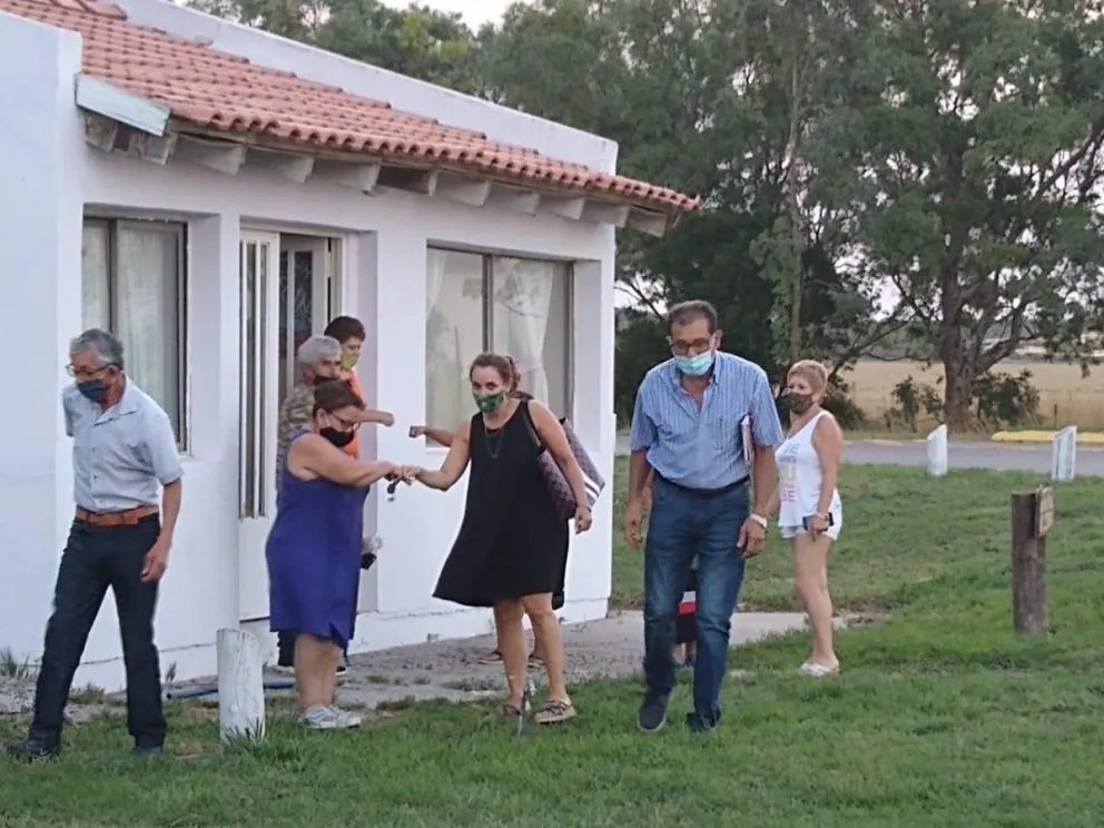 Vecinos de El Cóndor juntaron firmas por los problemas con la luz