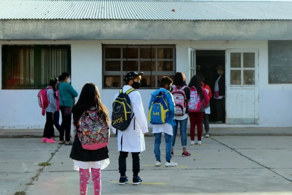 La provincia se adhiere a “Cuidar Escuelas” para detectar casos de Covid