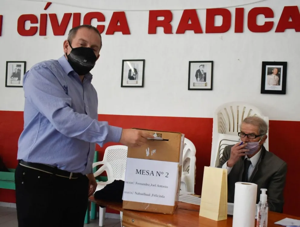 Votó Ibarrolaza y denunció "delitos electorales"