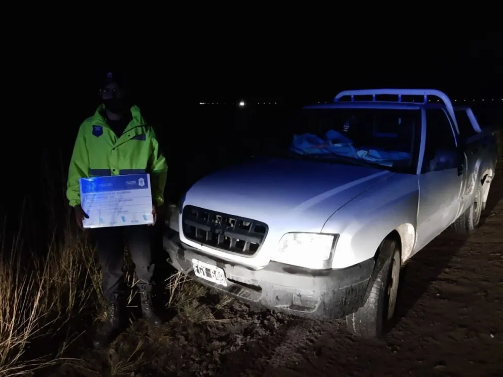 Camioneta secuestrada y una persona que dice haberla comprado de buena fe