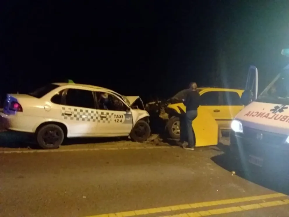 Grave choque camino al Cemat: tuvieron que cortar uno de los vehículos