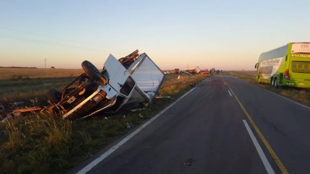 Chocaron dos camiones cerca de Patagones: hay un hombre en estado delicado