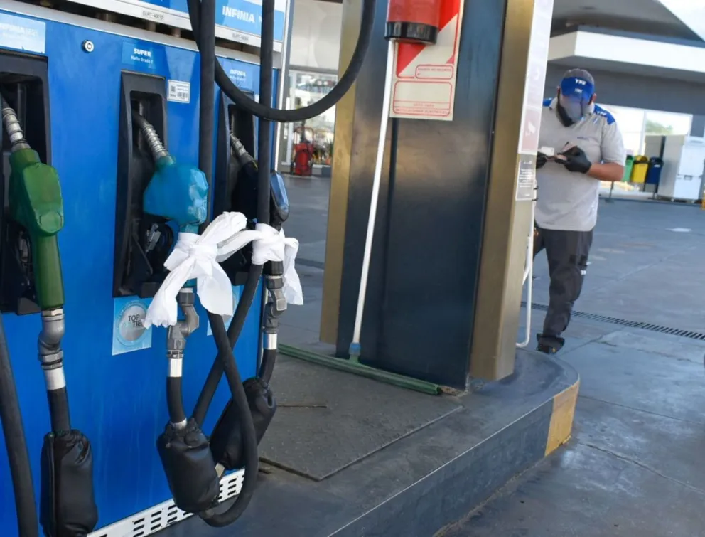 No hay naftas en las estaciones YPF de Viedma