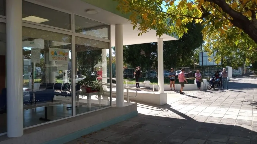 Vacuna antigripal, se aplican dosis al personal de Salud