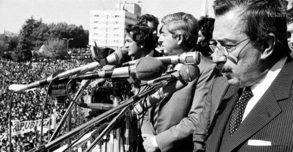 El recuerdo del anuncio de Alfonsín desde los balcones de Economía