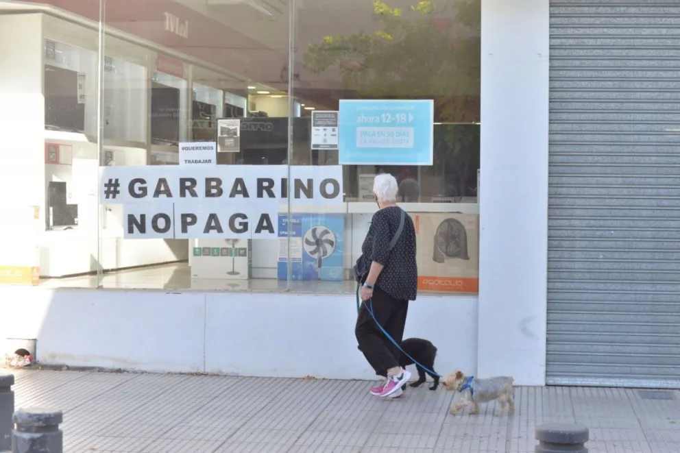 Empleados de Garbarino ya no saben qué hacer para volver a trabajar