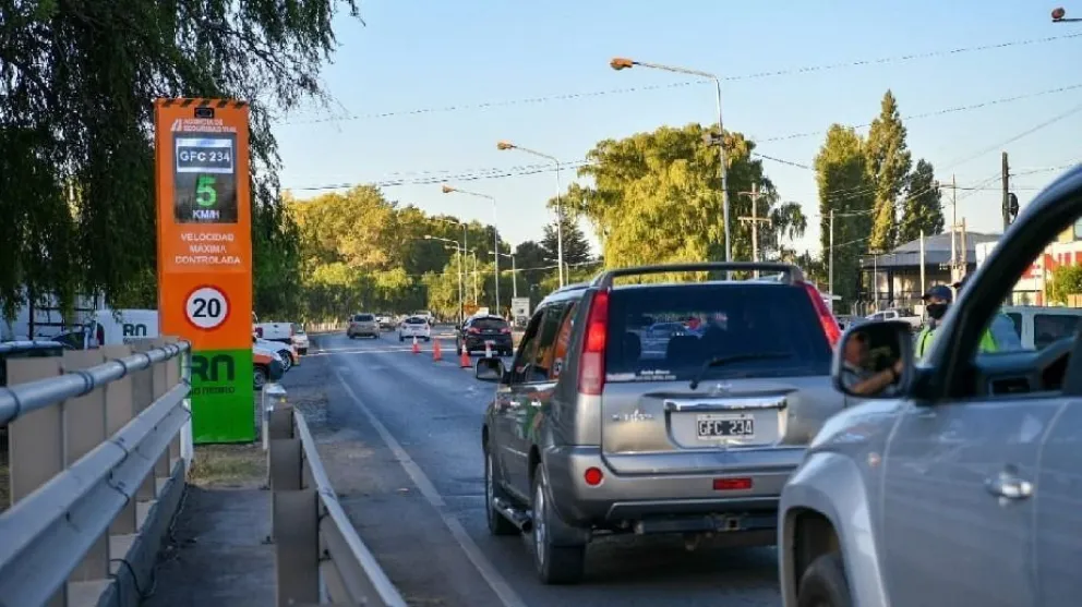 Los tótems vigilarán autos sospechosos además de la velocidad
