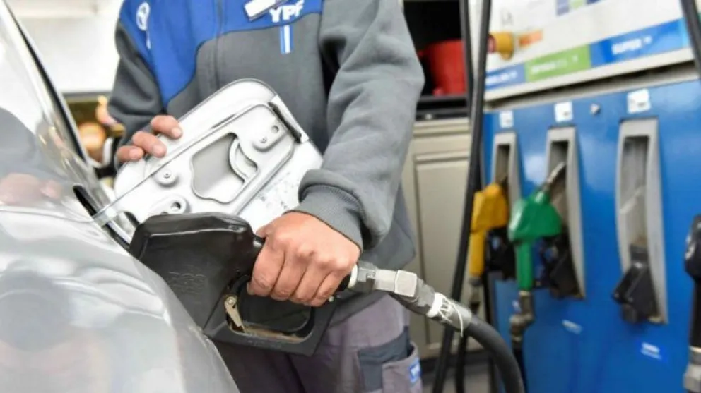 Desde este sábado rige aumento del 6% en las naftas