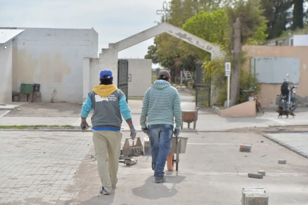 Los obreros de la construcción continúan con respirador artificial