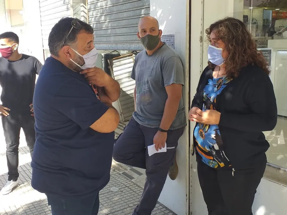 Expresan solidaridad con los empleados de Garbarino en Viedma