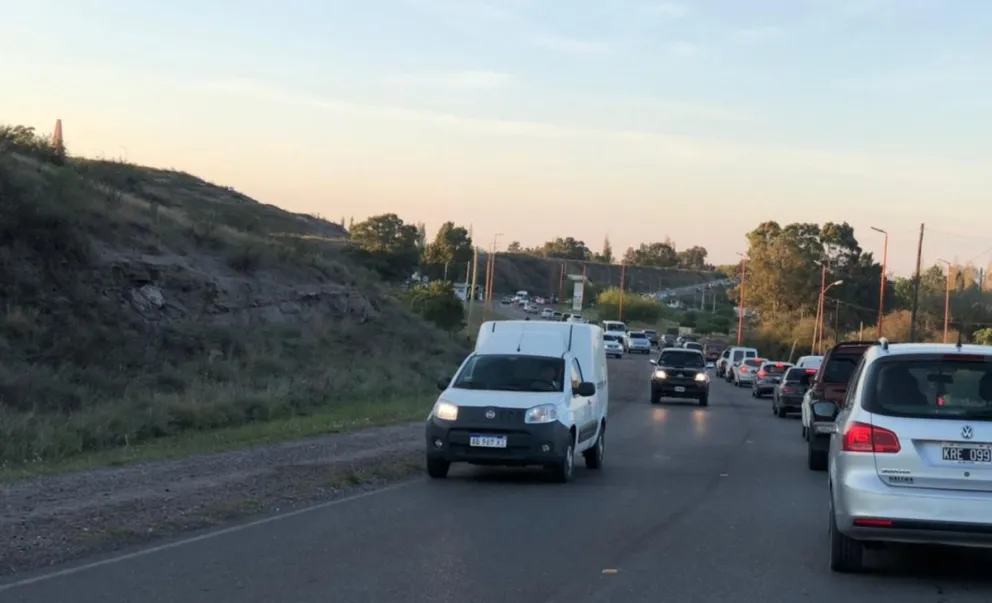El Puente Viejo está colapsado y el tránsito vehicular es "a paso de hombre"