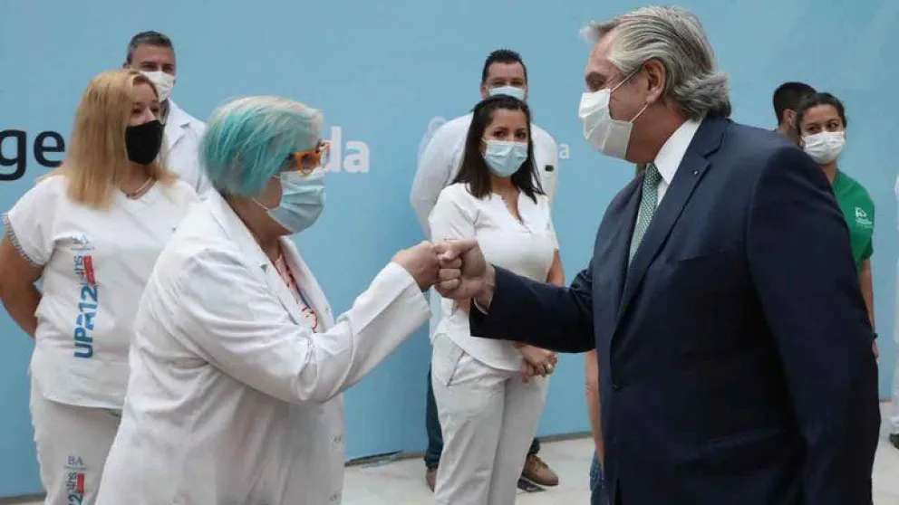 Alberto Fernández anunció un bono de $6500 para el personal de salud