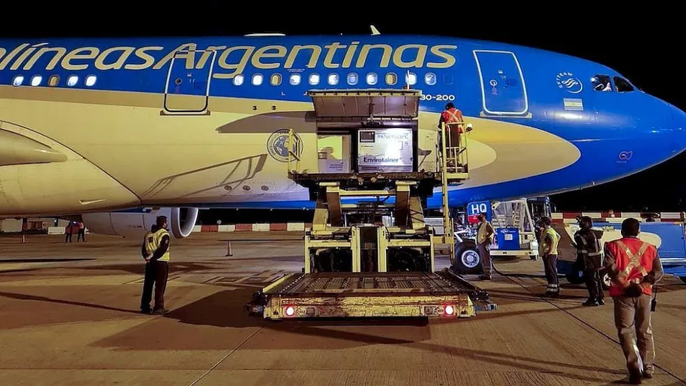 Argentina prepara un nuevo vuelo a China para traer vacunas Sinopharm