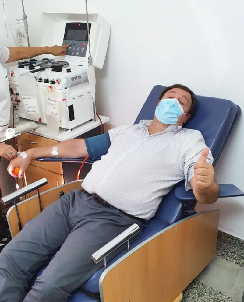 Weretilneck donó plasma para ayudar a pacientes con coronavirus