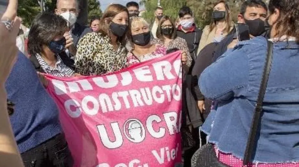 Con varios anuncios,  Carreras acompañó a Viedma en el 242° aniversario
