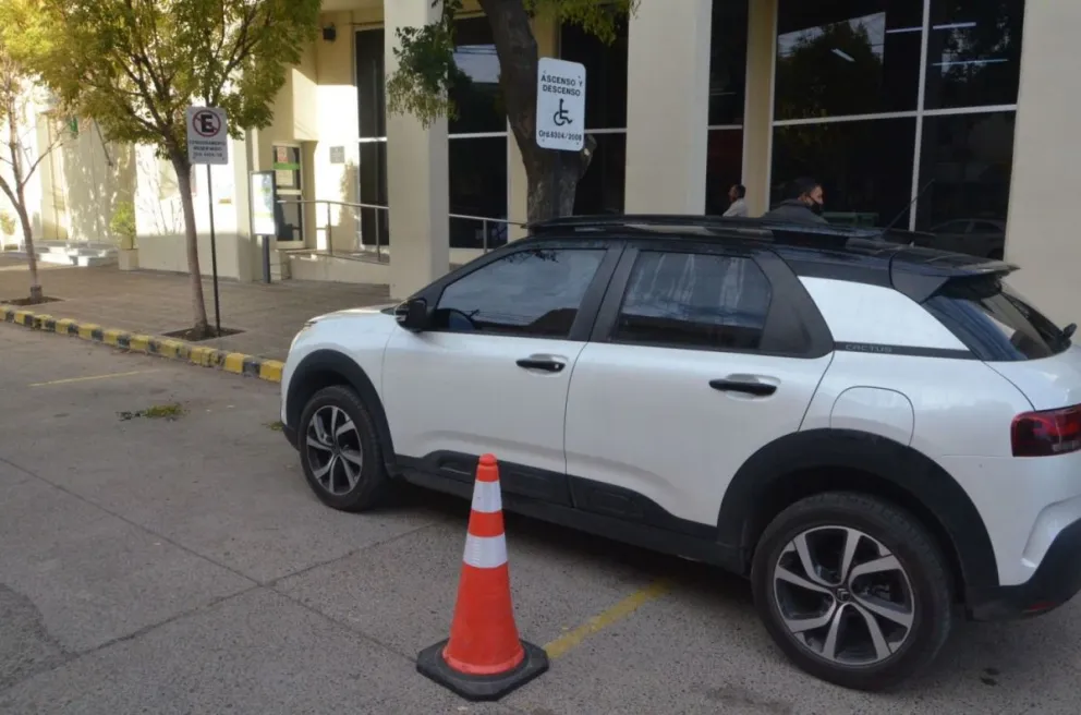 30 minutos en la calle y ya se ven decenas de infracciones