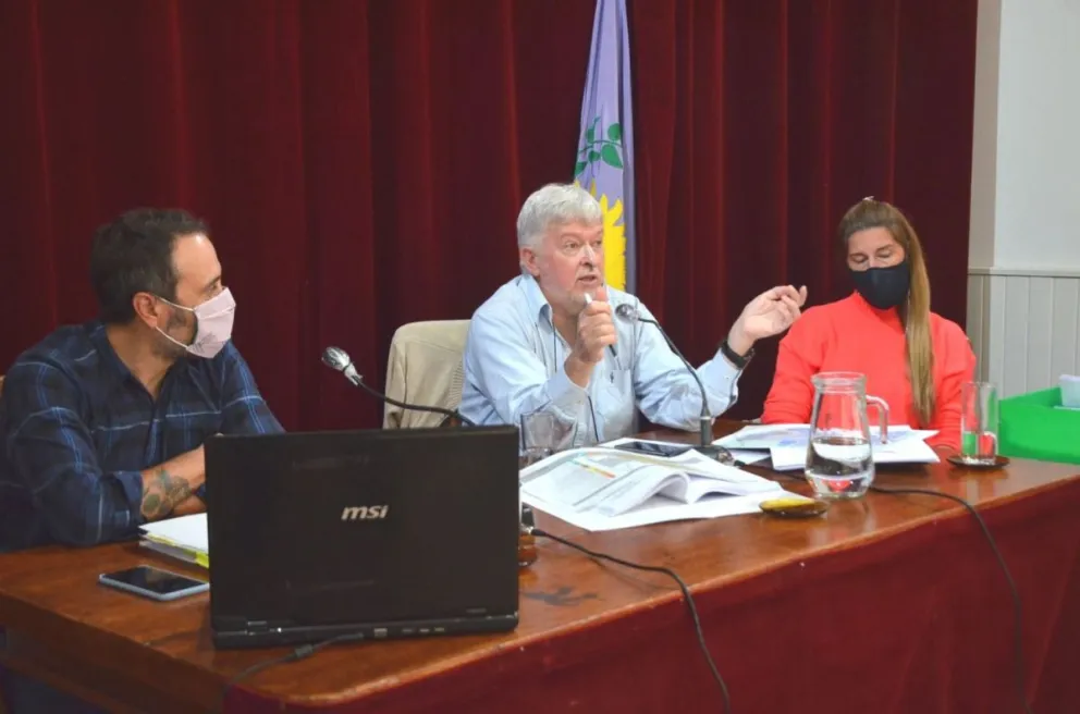 Nuevo código urbano, concejales y funcionarios se reunieron con vecinos