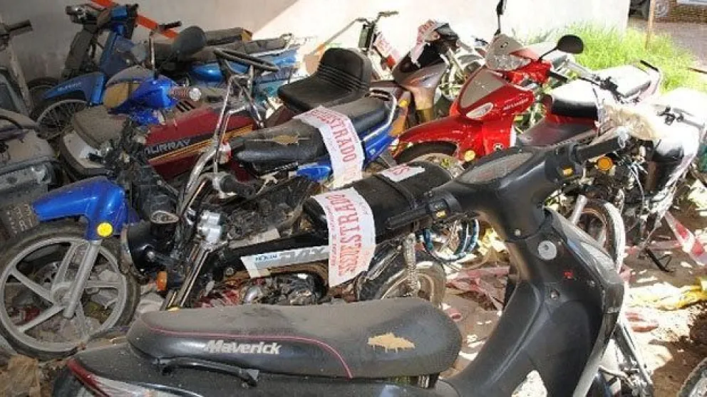 Motos: el bolsillo sufre al momento de pagar una multa en Viedma