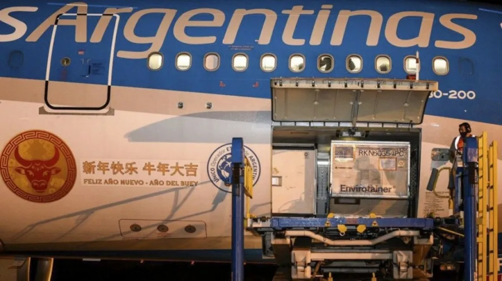 Hoy llega el segundo vuelo de China con 371.200 dosis de Sinopharm