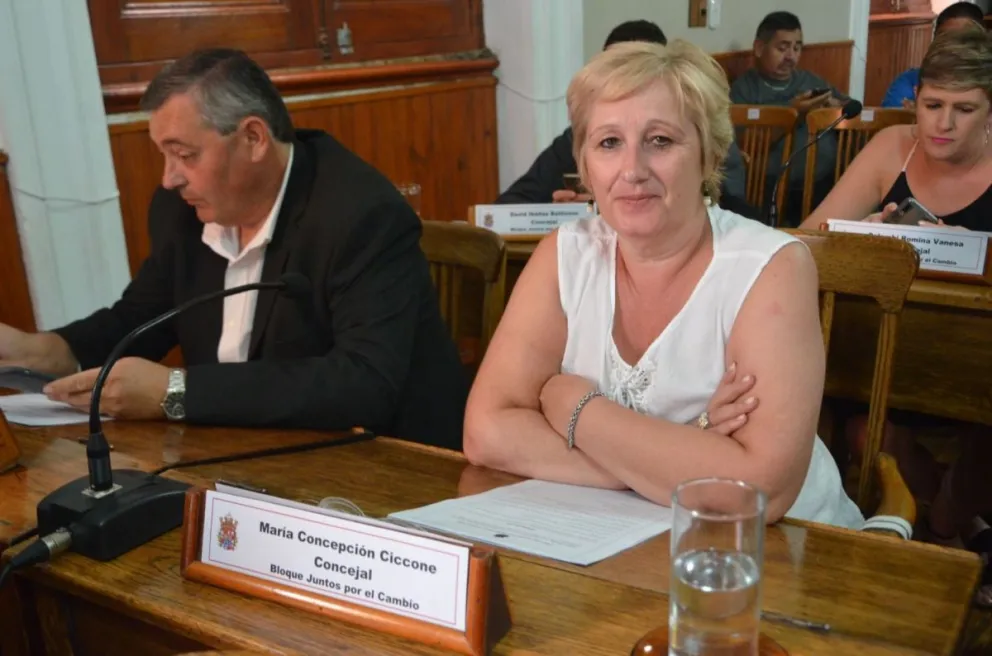 “Deberíamos comenzar y terminar una sesión”, aseguró María Ciccone