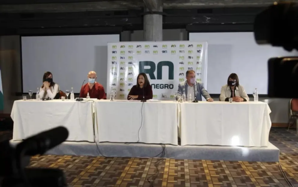 Restricción de horarios, cierre de actividades y clases virtuales