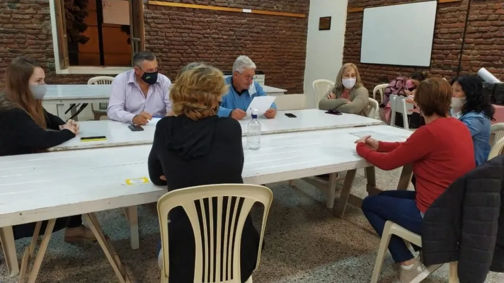 Vecinos de Villalonga plantearon inquietudes y propuestas al Intendente