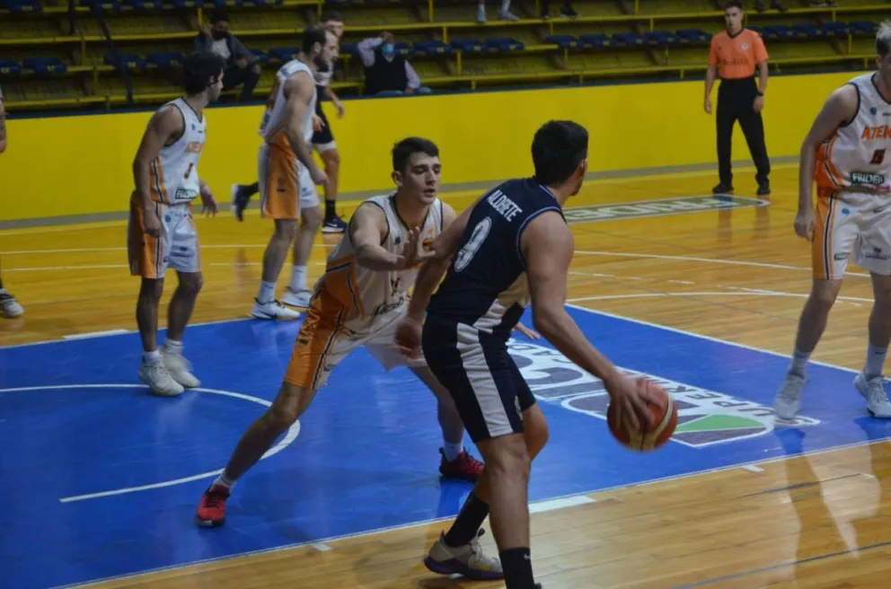 No encuentra el rumbo: Atenas sufrió una dura caída ante Gimnasia de La Plata