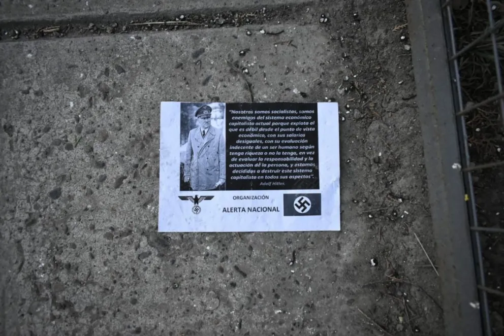 Indignación en Viedma por panfletos que reivindican a los nazis