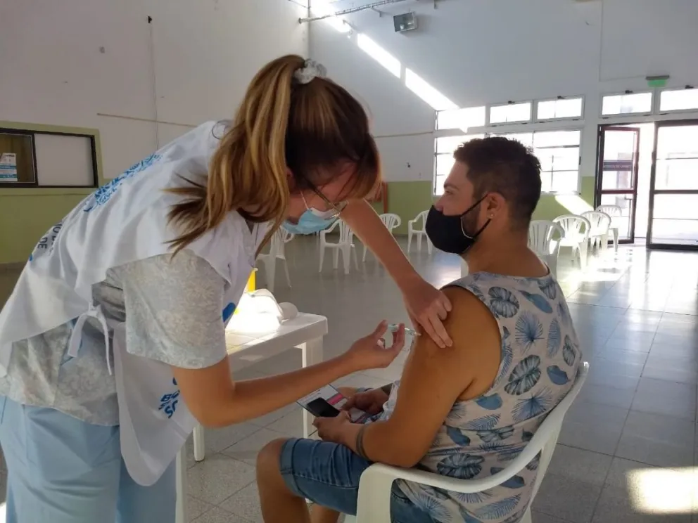 Llegan segundas dosis de Sinopharm para continuar con la vacunación