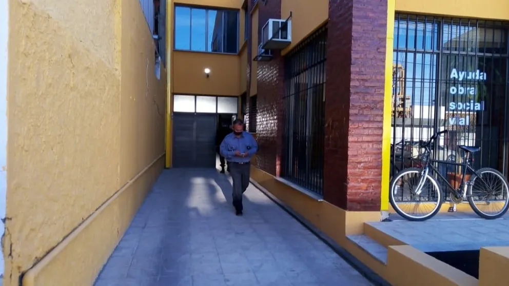 Correteadas de sujetos derivó en confuso episodio policial en barrio Mitre