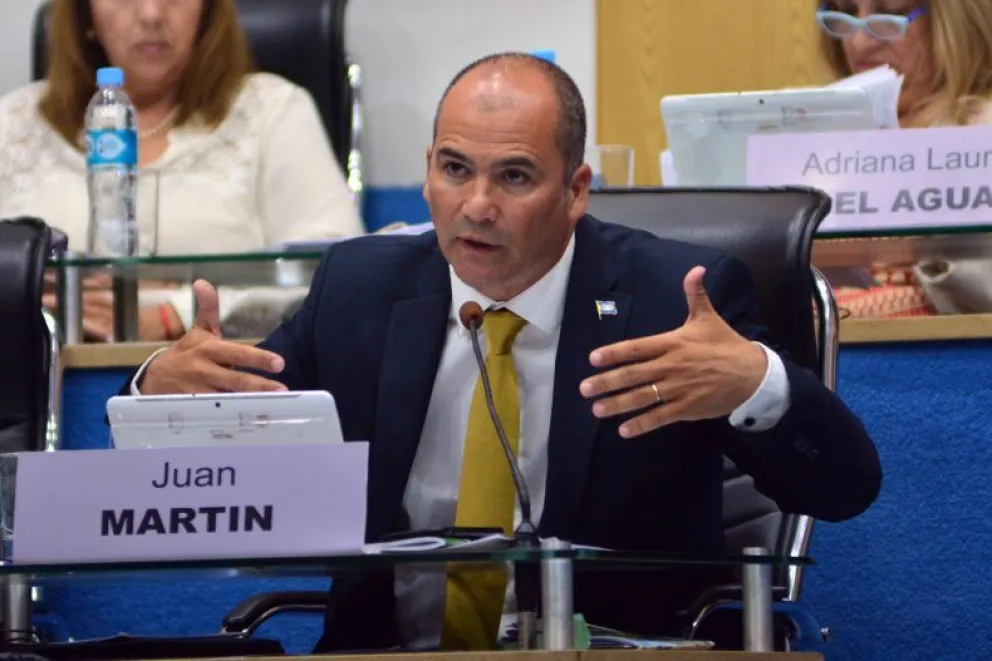 Juan Martin contra Ayelén Spósito: "Esto es un nuevo caso de vacunación VIP”