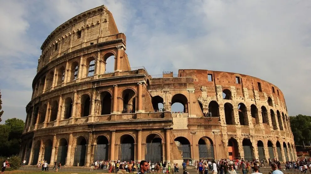 Italia reconstruirá la arena del Coliseo romano
