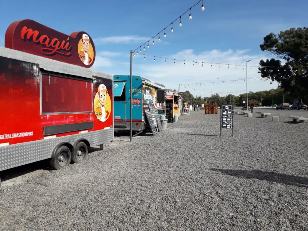 Construirán una senda peatonal en el paseo de los carritos gastronómicos